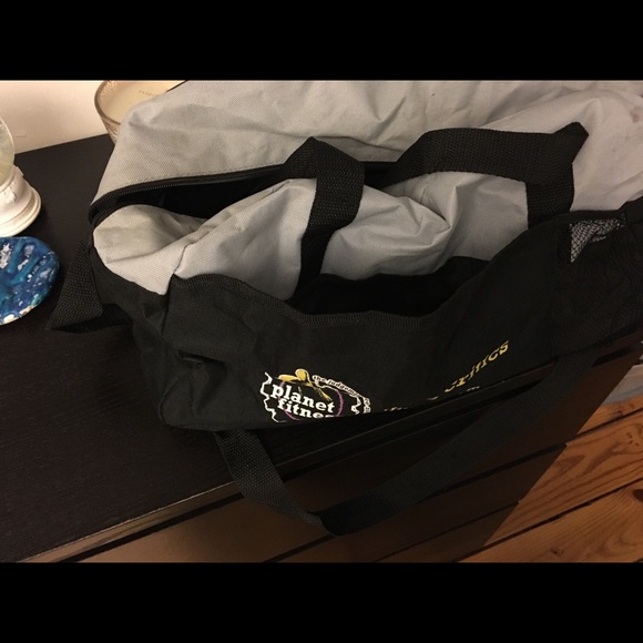Gym bag by Planet Fitness - Picture 3 of 5